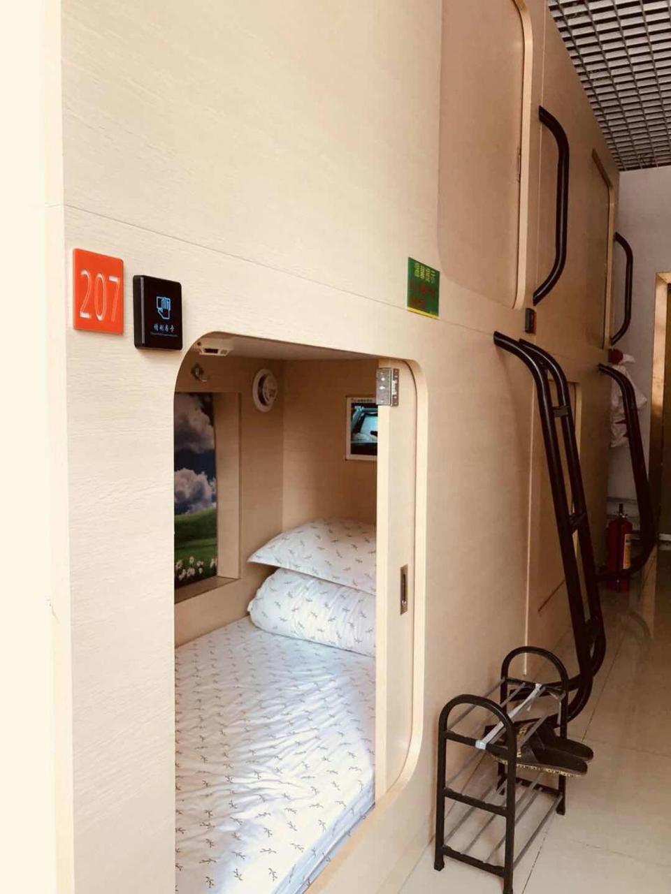 The Olive Tree Capsule Hostel เซินเจิ้น ภายนอก รูปภาพ