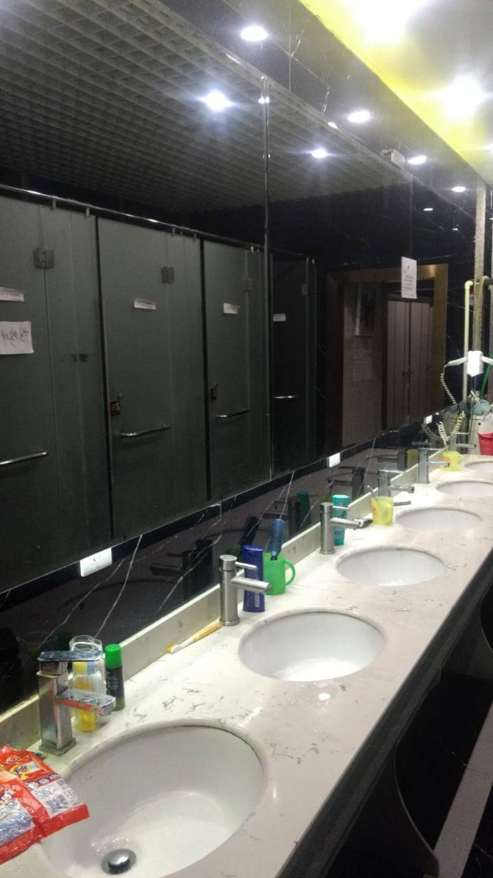 The Olive Tree Capsule Hostel เซินเจิ้น ภายนอก รูปภาพ